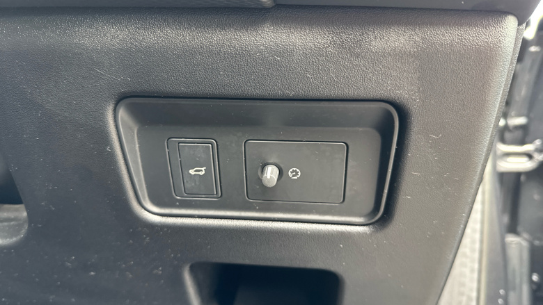 Land Rover Discovery 3.0 D300 R-Dynamic HSE 5dr Auto Diesel Station Wagon